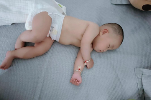 吕梁几个月宝宝会抬头